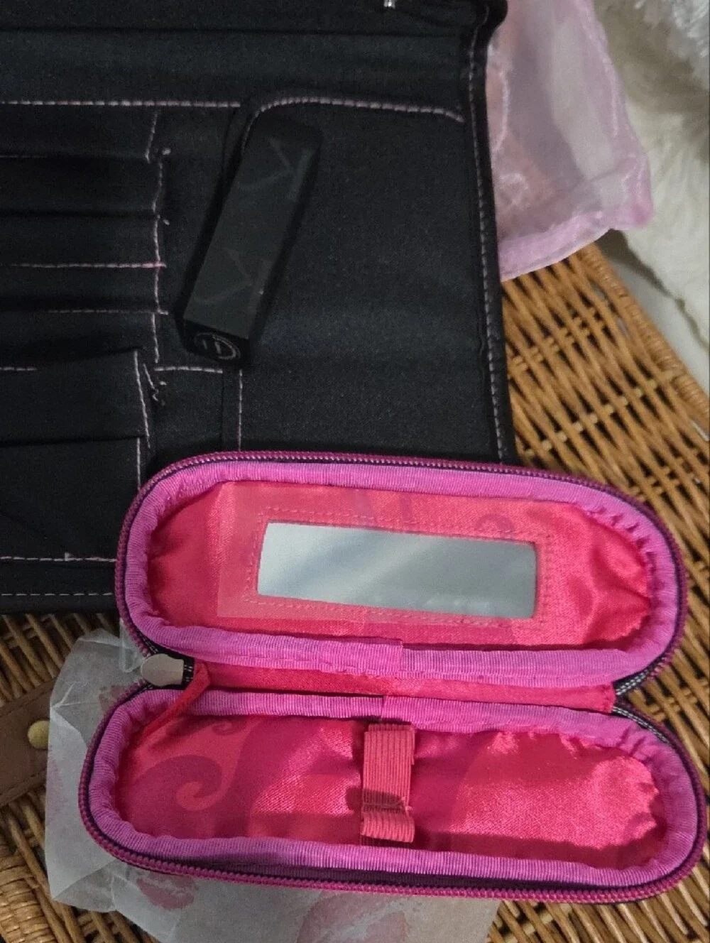 Mary Kay Signature Black and Pink Travel Makeup Brush Set & Lipstick